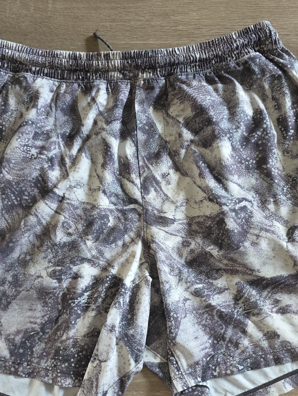 Lululemon Pace Breaker 6.5" Unlined Shorts Size XL - Picture 2 of 9